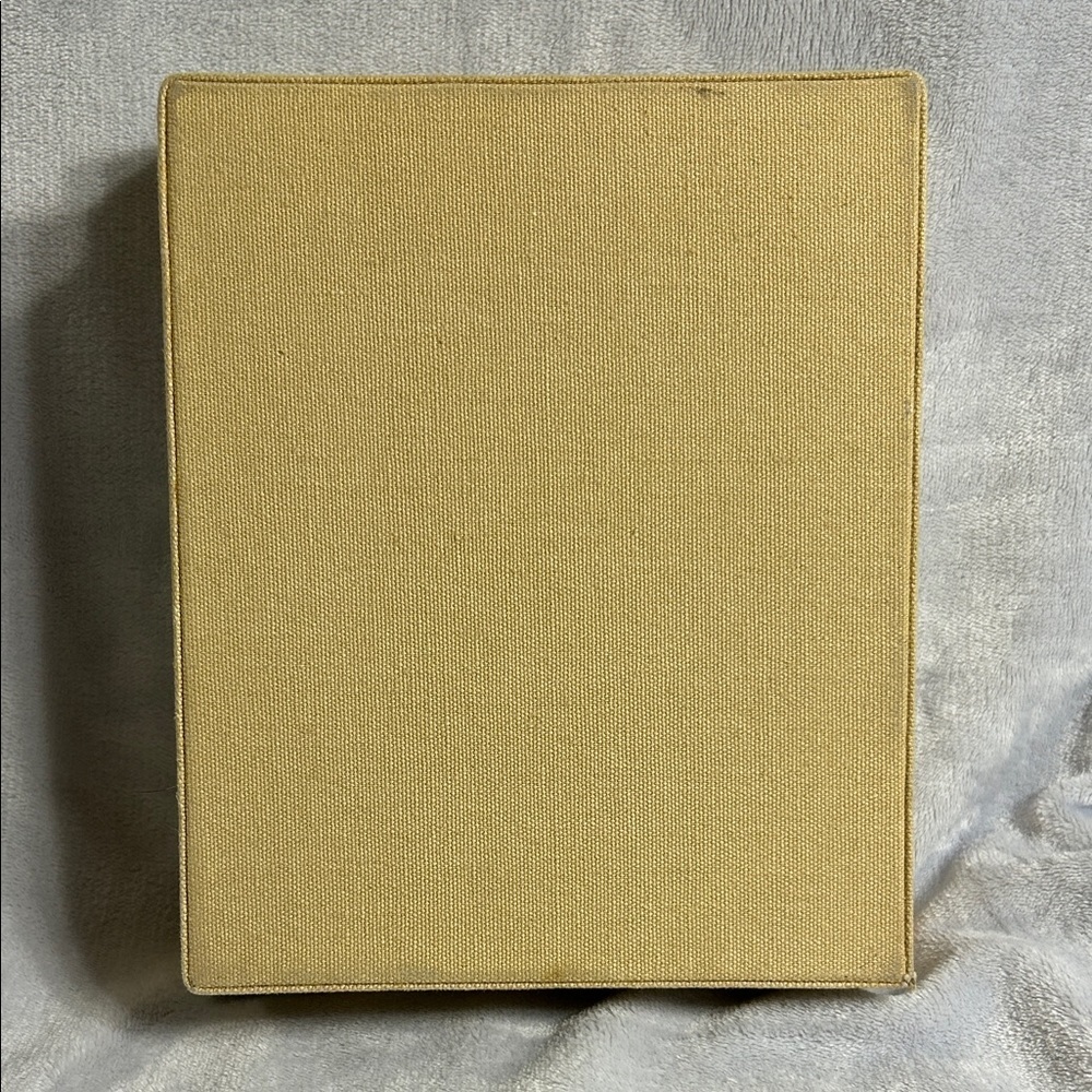 Victoria’s Secret Retro Wave Pattern Box with Ribbon (EMPTY) - Picture 2 of 11